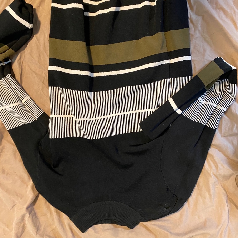 Weekday High Neck Top - Picture 3 of 3